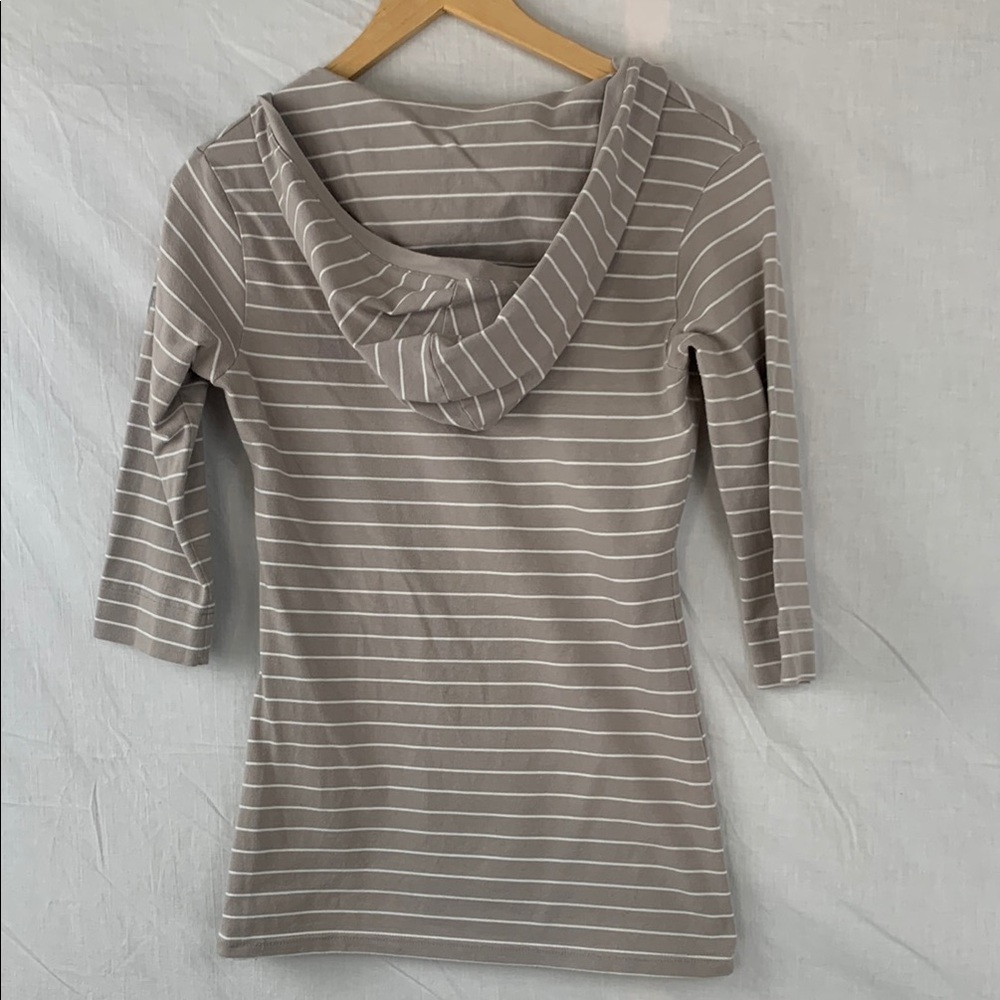 FIG Clothing greige Striped V-Neck Women's hooded top - Picture 2 of 2